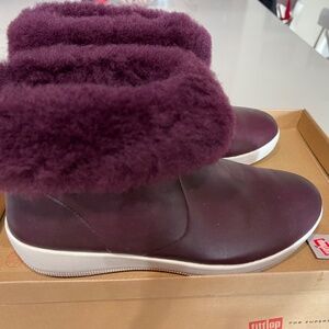 Fitflop Skatebootie in Leather and Shearling - 6.5 - Deep Plum - NEW